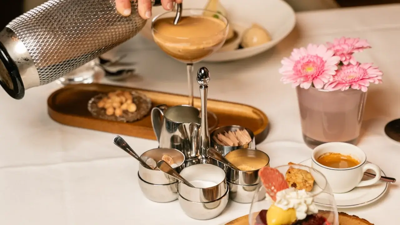 Gourmet Restaurant Stuttgart – Edler Dessert- und Kaffeegenuss in stilvollem Ambiente.