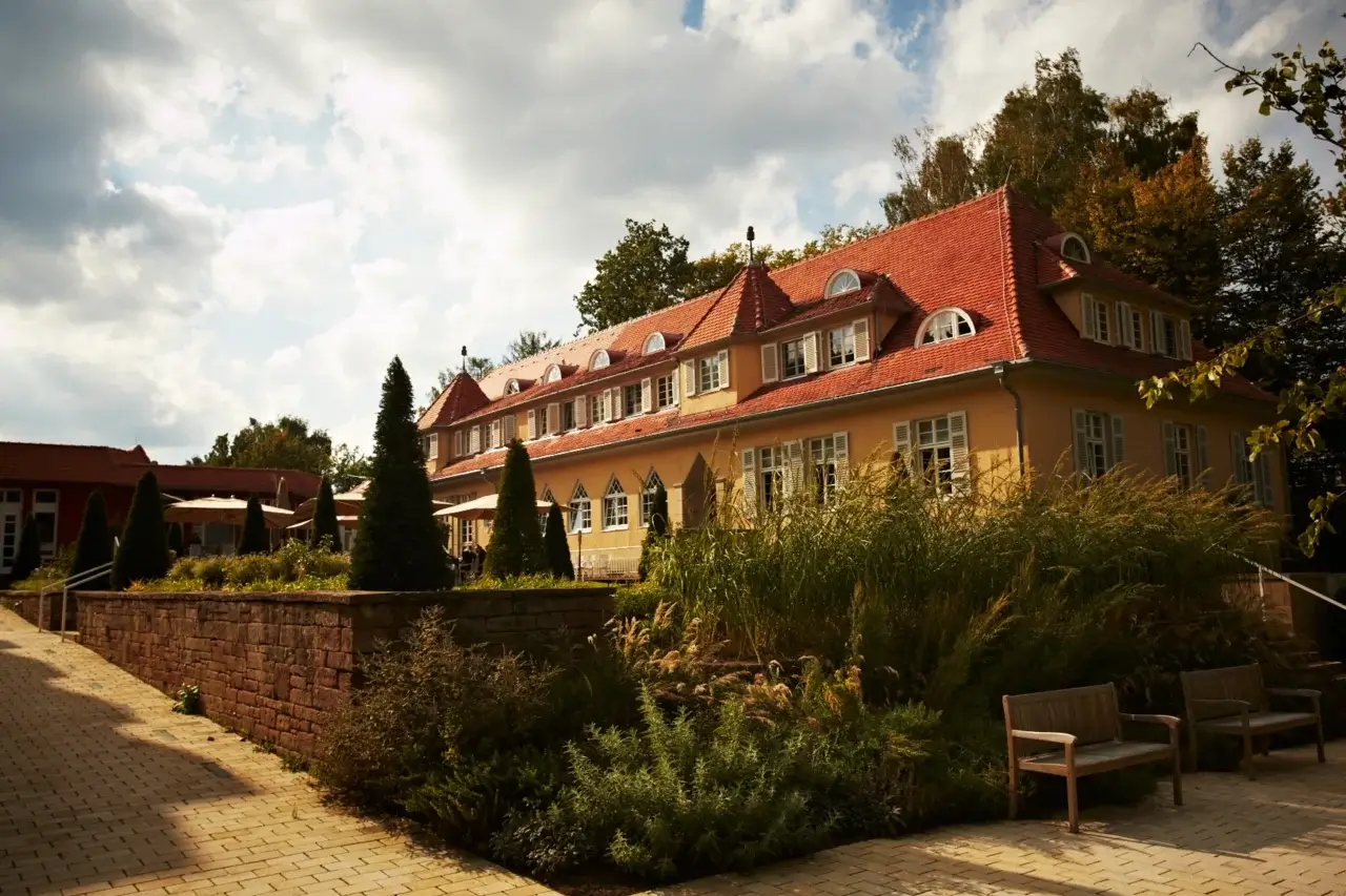 Waldhotel Stuttgart Aussenansicht Historisches Gebaeude