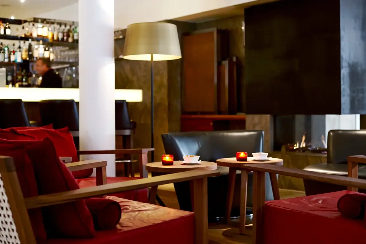 Waldhotel Stuttgart Barno18 Hotelbar Kamin