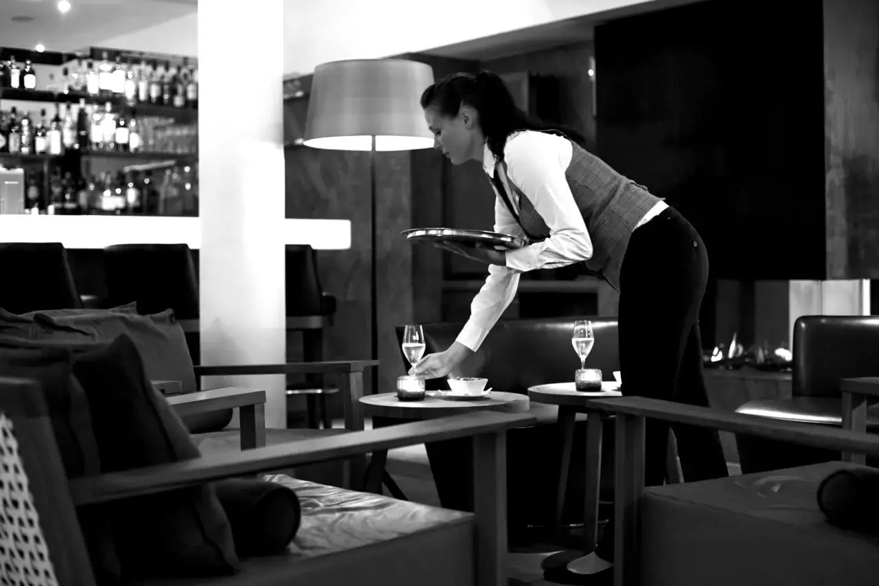 Waldhotel Stuttgart Barno18 Hotelbar Mitarbeiter