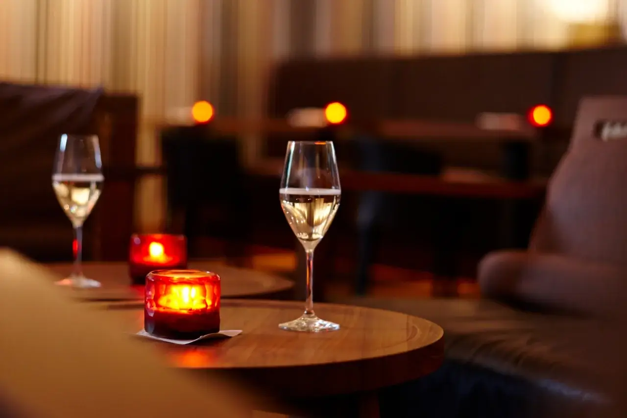 Waldhotel Stuttgart Barno18 Hotelbar Sekt